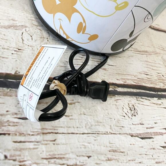 DISNEY Mickey Mouse 2 Quart Crockpot - Picture 7 of 8